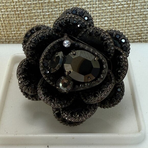 Sorrelli Full Bloom Crystal Flower Ring With Black & Swarovski Crystals Size 6 - Picture 7 of 16